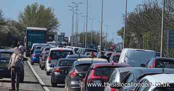 RECAP after major road blocked in multi-vehicle crash near Brentwood