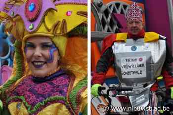 Kleurrijke Wuitenscavalcade met showgroepen en ‘de vuile was’ van actuele spotgroepjes