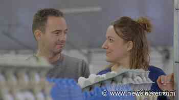 Karin zet haar vraagtekens bij flirtende John in Boer zoekt Vrouw: 'Hoe oprecht ben je?'