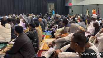Franco-Manitoban Cultural Centre filled to capacity as hundreds gather for Eid al-Fitr