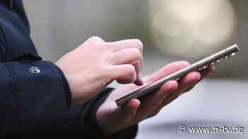 Frage aus dem Arbeitsrecht: Darf ich berufliche Mails auf dem privaten Handy checken?