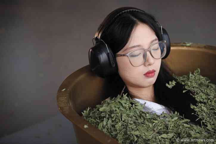 Is Marina Abramović’s “Longevity Method” a Business, or a Performance?