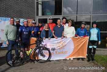 Fietstocht om promotie te maken voor doortocht 1.000 kilometer Kom op tegen Kanker
