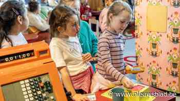 Nieuwe bankautomaat in Technopolis drukt gepersonaliseerde bankkaarten: “Kinderen speels leren omgaan met geld”