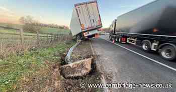Lorry crash sees major Cambridgeshire road closed for hours