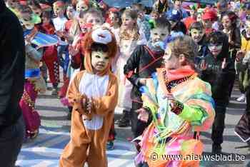 CARNAVAL HALLE. Dit is de enige school die open is op carnavalsmaandag