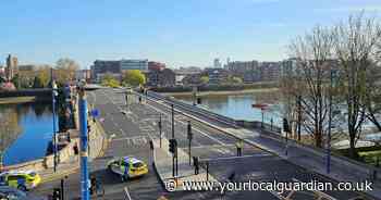 Putney Bridge CLOSED for over four hours due to 'police incident' - recap
