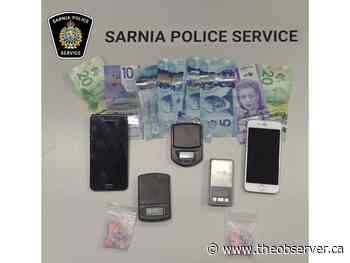 Sarnia police seize fentanyl, charge man