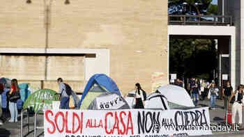 Dalle tende al Parlamento, la lotta per la casa di studenti e movimenti punta a cambiare la Costituzione