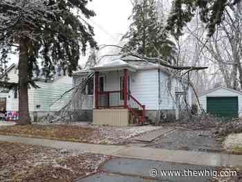 Hydro crews continue to work to restore power after ice storm batters Kingston area