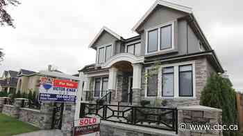 What does 'middle class' mean in Canada, and who does it leave behind?