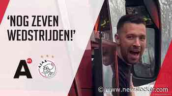 Beelden: Farioli spreekt uitzinnige Ajax-fans toe
