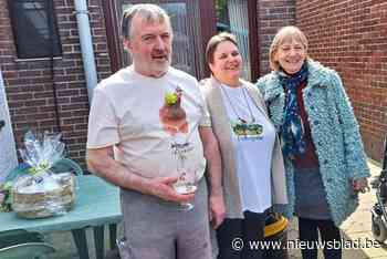 Johan (68) en Gertie (57) schuiven voor de laatste keer pistolets in de oven
