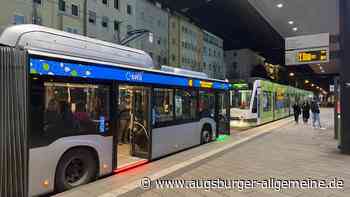 Fahrgast ärgert sich über Busfahrer an Haltestelle am Königsplatz