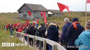 Cuts to visitor centres 'endanger wildlife' - protesters