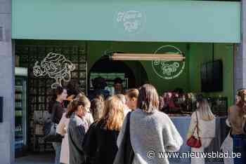 Meer dan 200 fans in de rij bij opening Leuvense vestiging ‘Have A Roll’