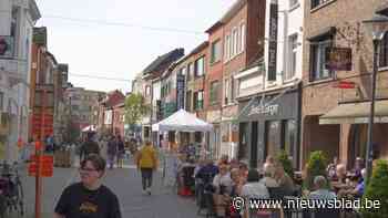 Twee winkelkernen verwelkomen lente met shoppingfeest