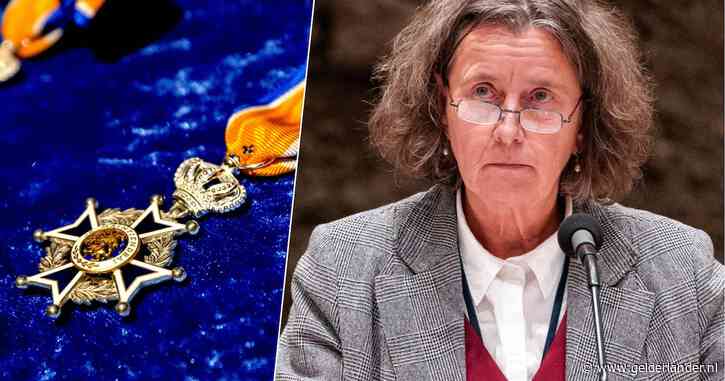 Kijk live mee | Faber tegenover woedende Kamer nadat ze weigerde te tekenen voor lintjes van vrijwilligers