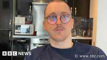 Wheelchair user 'trapped' in flat after lift breaks