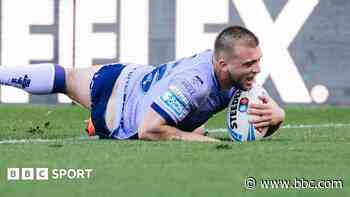 Lewis stars as nine-try leaders Hull KR rout Giants