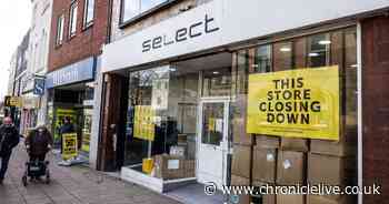 Select Fashion brand 'collapses leaving hundreds of staff without pay' after stores shut down