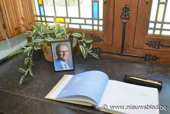 Ook hier kan je rouwregister ondertekenen: “Willy Naessens drukte ook zijn stempel op onze stad”