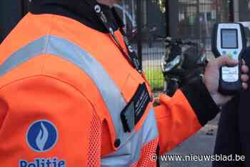 Aanrijding van geparkeerd voertuig komt dronken bestuurder duur te staan: “Ik drink dagelijks twee glazen bier en in het weekend wat meer”