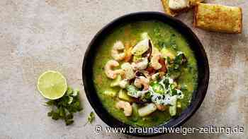 Peruanischer Meeresfrüchte-Eintopf in Koriandergrün