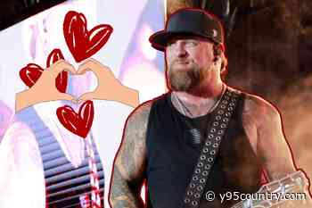 Brantley Gilbert Stops His Show for the Most Heartwarming Reason [Watch]