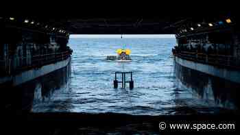 NASA practices recovering its next moon astronauts: Space photo of the day