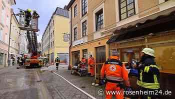 Feuerwehr Bad Reichenhall rettet verletzten Mann aus verrauchter Wohnung