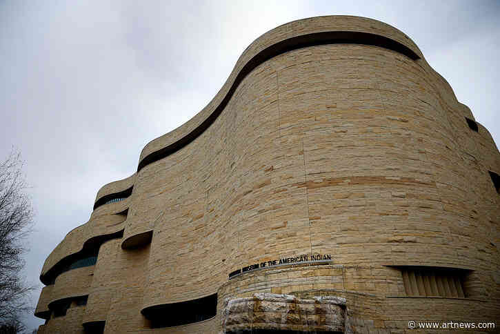 Historians Condemn Executive Order Targeting Smithsonian