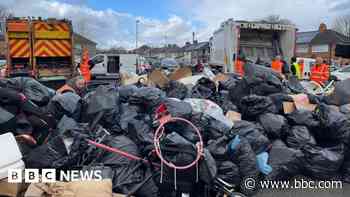 Why are Birmingham bin workers on strike?