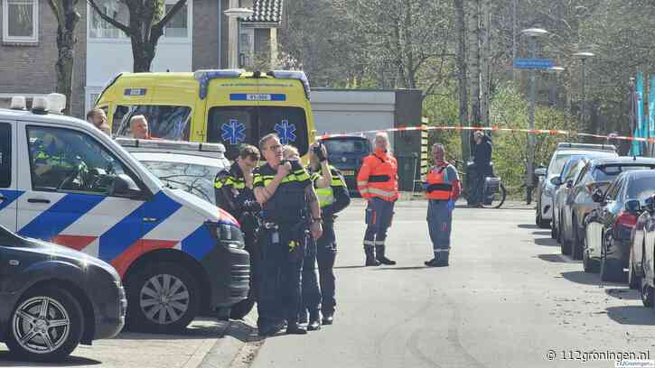 Straat afgezet door de politie in de Bosboom Toussaintstraat, DSI ingezet, agent gewond, 1 aanhouding (update)