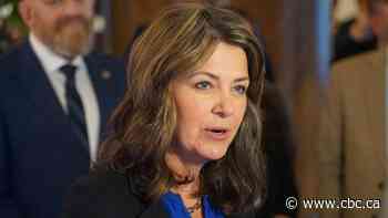 Alberta Premier Danielle Smith wants to strategize on provincial sovereignty with Quebec's premier