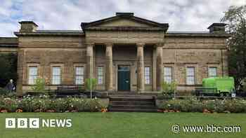 Charity unable to afford museum repairs - report