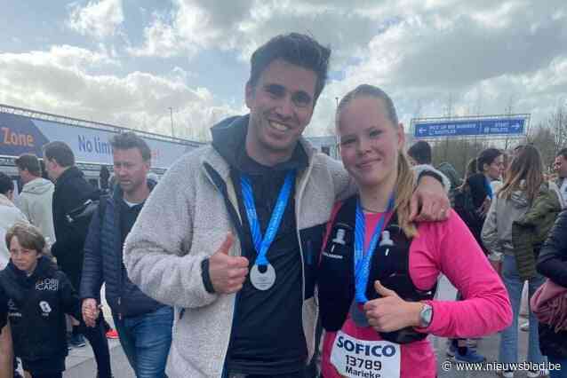 Marieke (18) loopt halve marathon voor het goede doel, nog geen jaar na operatie waarbij haar been werd doorgezaagd: “Als je er écht in gelooft, is veel mogelijk”