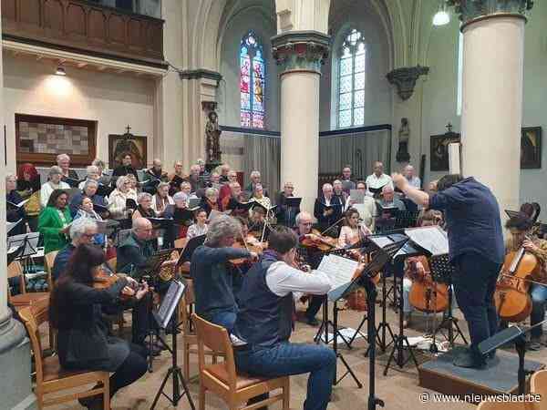 Jan Niklaaskoor zingt Requiem van Fauré in kerk