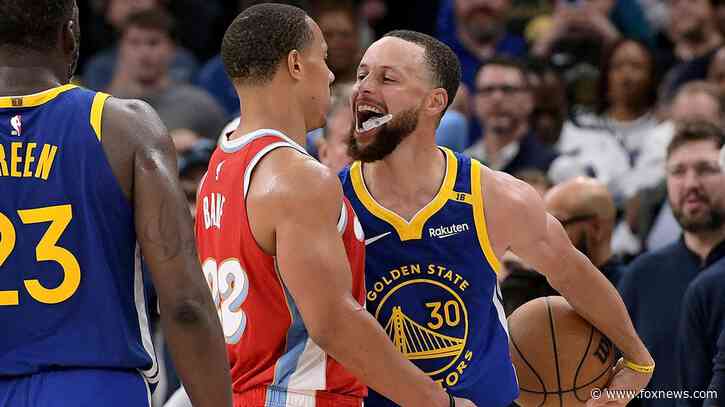 Steph Curry leads Warriors to crucial victory behind 52-point performance