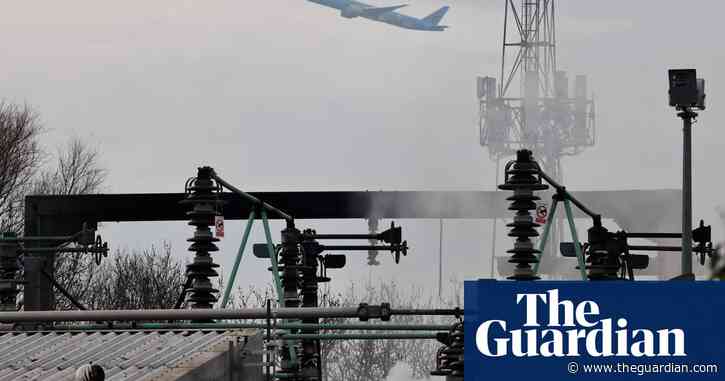 Airlines warned Heathrow about power supply risks days before outage, MPs told