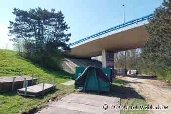 Opruimwerken sloppenwijkje gestart: “Er is gigantisch veel afval”