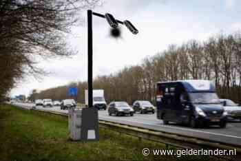 Waarom staan er pontificaal camera’s langs deze snelweg? Moet je vrezen voor bekeuringen?