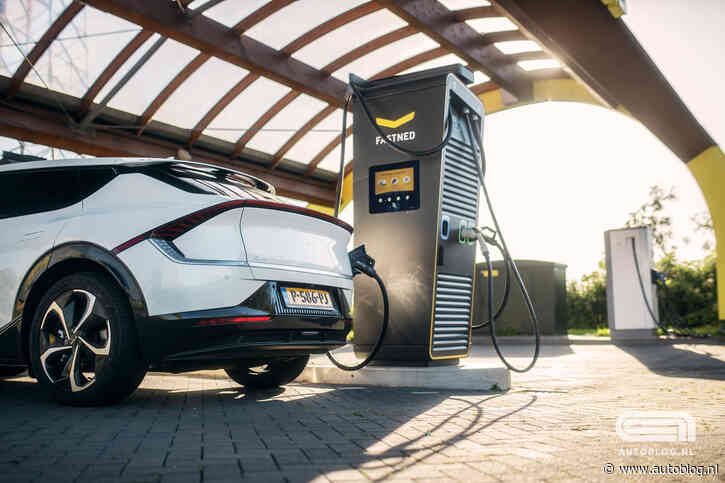 Waarom EV-rijders nog maar één app en pasje nodig hebben (ook op vakantie!)