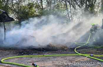 FW Pulheim: Brand eines Strohlagers in Pulheim