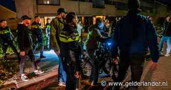 Eieren en vuurwerk gegooid in Best: aanhouding bij uit de hand gelopen info-avond azc