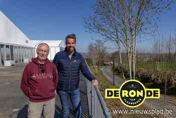 Waarom deze gasten de mooiste plek van De Ronde hebben: “Zo goedkoop mogelijk organiseren om zo veel mogelijk geld weg te kunnen geven”