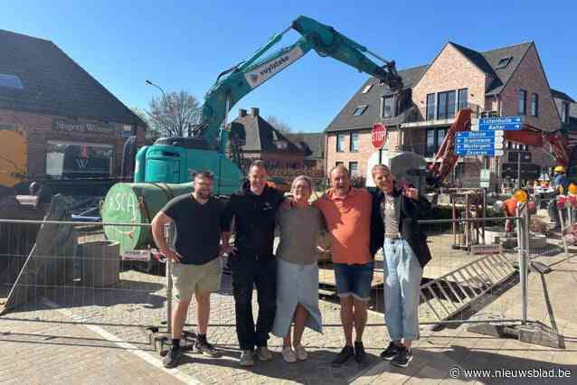Handelaars Wouter (42), Lien (42) en Chris (57) zien terugval in omzet door aanhoudende wegenwerken: “Zo’n verlies voel je natuurlijk wel op het einde van de maand”