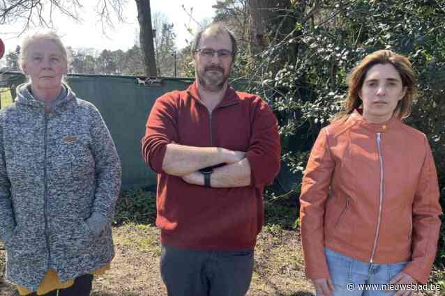 Vijf jaar geleden werd familie Geys afgesneden van de buitenwereld, nu geeft vrederechter hen ‘recht van uitweg’: “Dit was erger dan een enkelband”