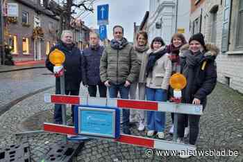 Handelaars in drukke straat in centrum woedend: voetpad opnieuw opengebroken voor glasvezelkabel