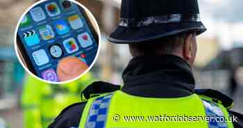 Description of thief who ran out of store after being handed iPhone